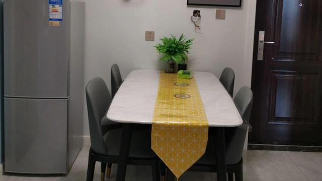 她家入住两年的房子，每天坚持打扫干净，一家四口生活太幸福啦！