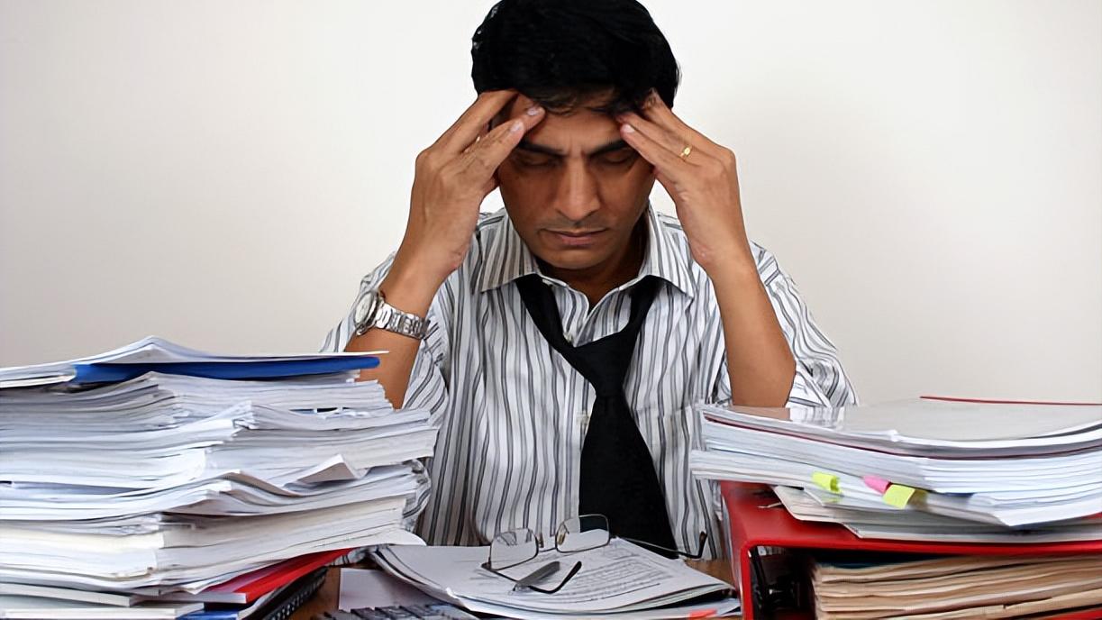 腰肌劳损|俗话：“秋后练背，人活百岁”，这3种练背的方式，助你长命百岁