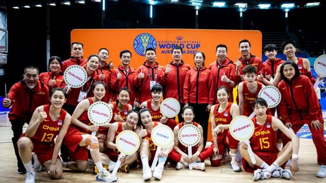 中国女篮|中国女篮回国时间确定！曝篮协选择包机 姚明好样的