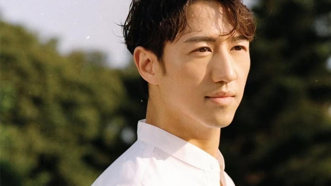 冯允谦|入行10年首开演唱会！香港人气歌手感压力大，不想靠秀肌肉博关注