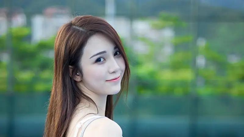 离婚前夜，为了再给彼此一个机会，妻子为我打开了一个神秘网站