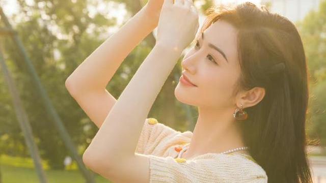 |感觉微微一笑很倾城应该就是这个样子