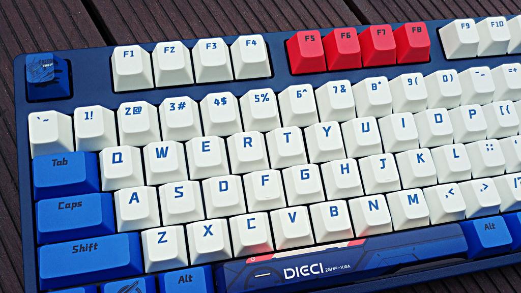 黑鲨5|帅气，好用：ikbc高达自由无线2.4Gcherry红轴