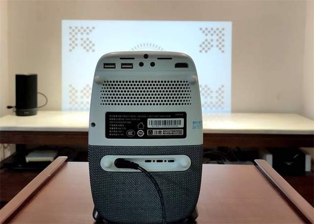 苹果|随时随地追剧看大片-泰捷WEBOX T1S投影仪开箱体验