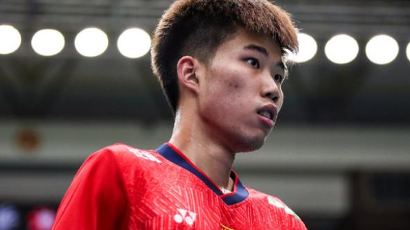 乔纳坦|一黑到底！国羽新星2-1爆冷逆转世界第8，连赢5场夺生涯首冠
