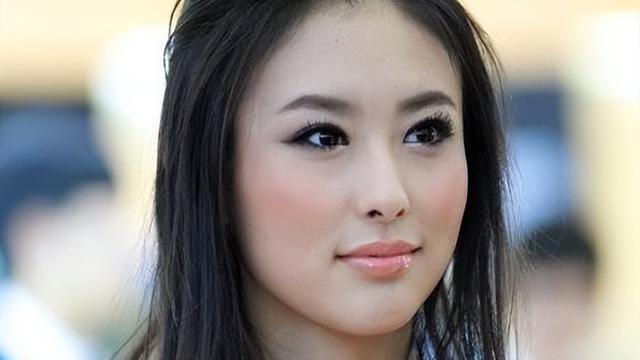 翟凌|兽兽：被前任一渣再渣，私密照两次被外泄，嫁富二代老公孩子6岁