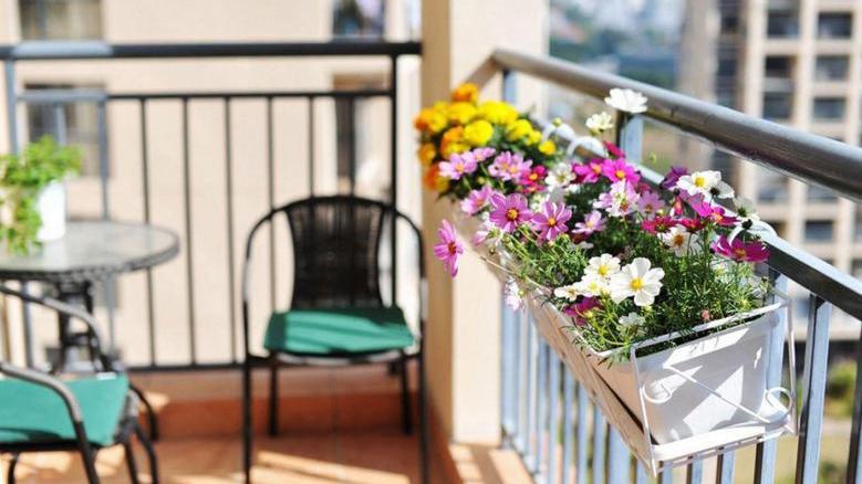 阳台刚封好，物业却要求立马拆了？自家的阳台到底能不能封？