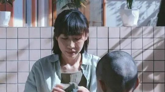 亲爱的小孩|《亲爱的小孩》23、24集出格荒唐滑稽情节是不是该删掉，值得商榷