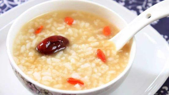冬季滋补小妙招：糯米枸杞汤！
