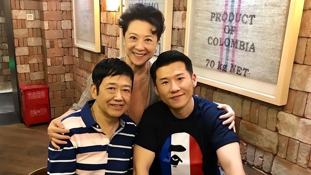 王馥荔儿子不靠颜值靠实力，成就演技天花板，到中年不油腻有魅力