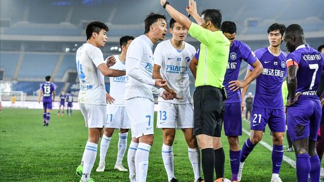 中超|36岁不退役，绝地反弹！中超“3冠”名将3年后离家，转会中甲漂泊