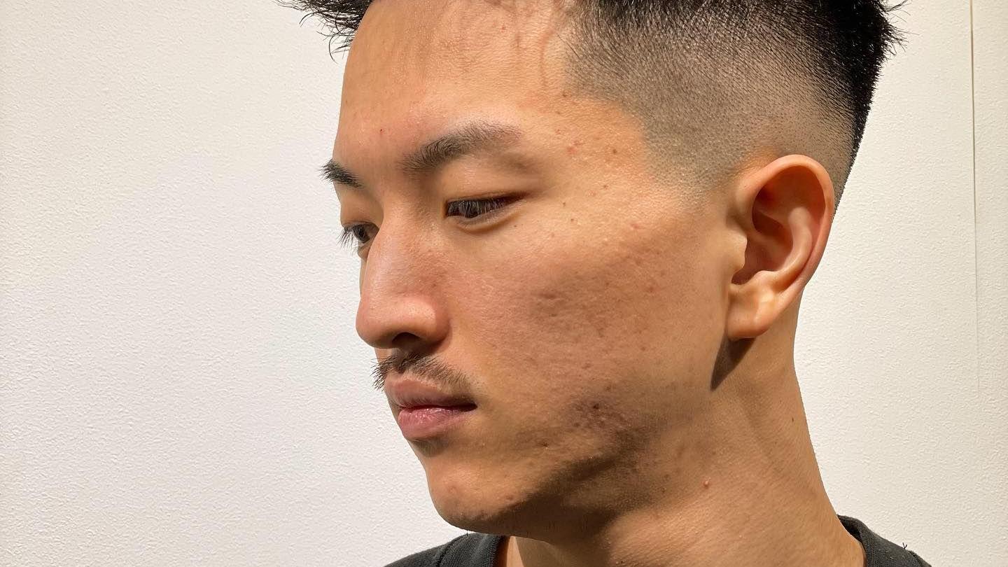 烫发 飞机头烫发，两侧铲短半扎发，流行男发看这里