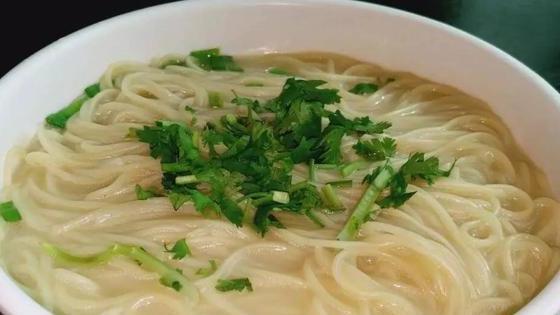 福州|山东女孩在江苏“情怀”小店吃饭，花15元，比家里花50元吃得还好