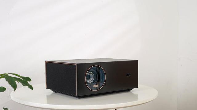 光学变焦|大眼橙X20智能投影仪，无损光学变焦，兼具游戏和高清视频