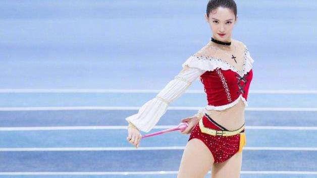 金晨|金晨坐的姿势火了，这个让妈妈嫌弃的坐姿，是不少女生的心头爱