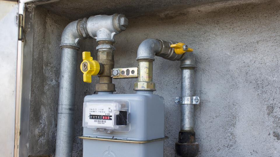 家里的燃气管能走橱柜下面吗？装修时，怎么改？有哪些要求？