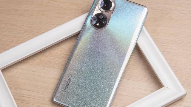 荣耀|从2999跌至2099元！75曲屏+1亿像素，荣耀顶级旗舰开启清仓模式