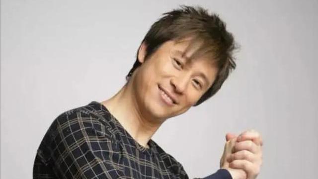 |解晓东：曾连登14年春晚，巅峰时退隐，53岁颜值依旧耐打