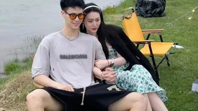 |恭喜！广东宏远21岁小将公布恋情，女友肤白貌美，郎才女貌太甜了