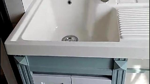 现代简装新房入住，自己花了6个月的时间装的，玄关柜太漂亮了