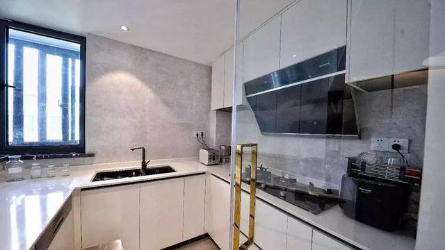 怎么装修让小户型厨房变大？5个装修技巧再小的家都能变大