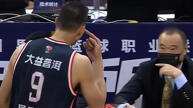杜锋|欲言又止！杜锋暗讽裁判水平不过关，批评队员态度问题