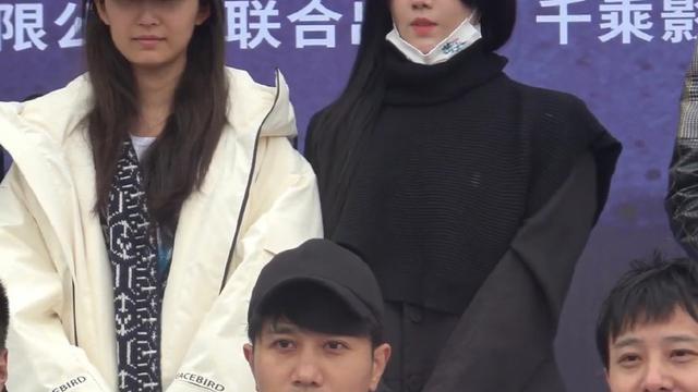 陈钰琪|《薄冰》片场路透，陈钰琪陈小纭风格大变，网友：和开机照差别大