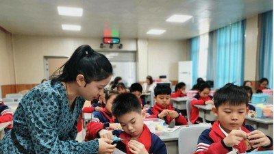 教育部下发通知，10元“教龄津贴”将迎来变化，教师们喜出望外