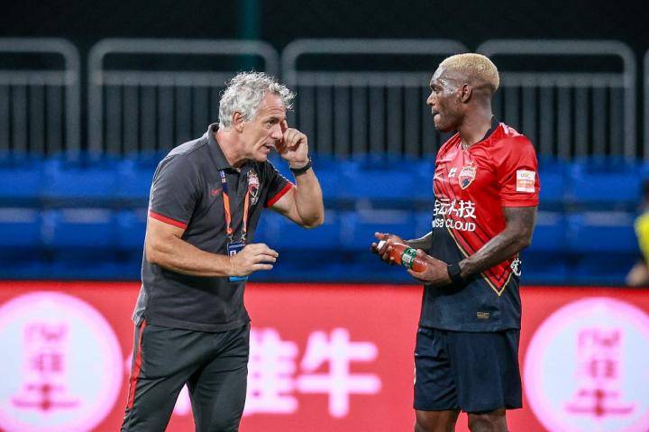 火箭队|再见：中超奇葩外援终于宣布离队，一年不踢球躺赚1600万