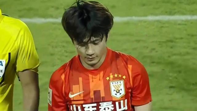 泰山队|泰山队青年军亮相亚冠，首轮4球不敌大邱FC，门将坐球车送大礼