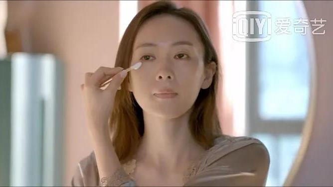 杨幂|《心居》开播，童谣角色生活状态引来大片围观，海清“太委屈”