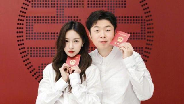 沈梦辰|网友晒与沈梦辰合照，脸部浮肿怀味十足，曾被曝和母亲现身妇科