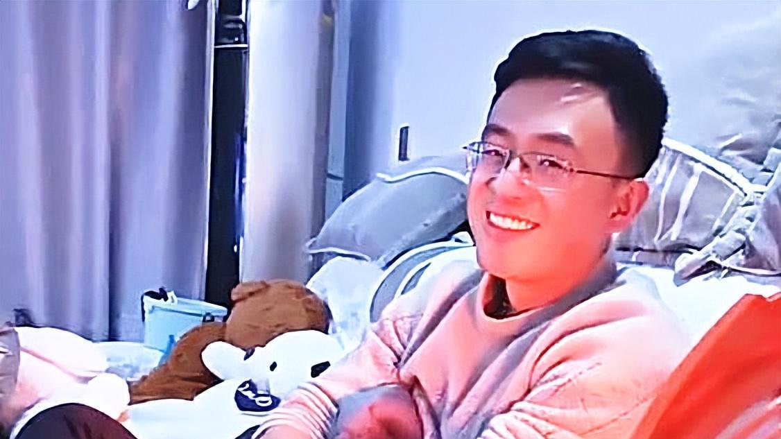 母亲专门从乡下来叮嘱儿子，不要让儿媳上班了：村里又有媳妇跑了