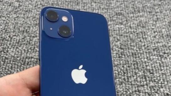 VR|刚刚被用苹果的同事嘲笑了，他看不起我的千元5G手机