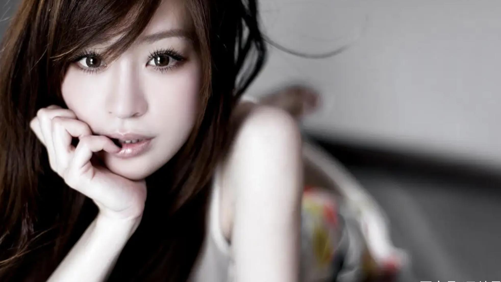 王心凌|王心凌越红，我心情越复杂：欲买桂花同载酒，终不似，少年游