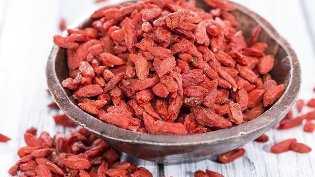 枸杞|枸杞和它是“好闺蜜”，连喝7天，或许把肾补强，也“肝净”了