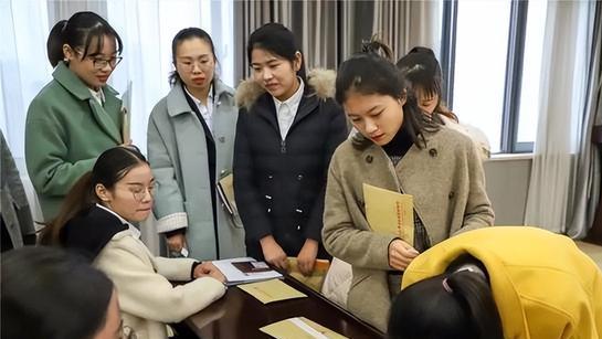 |HR这番话打醒了多少人：“我们不招三无学生，再优秀也不要”