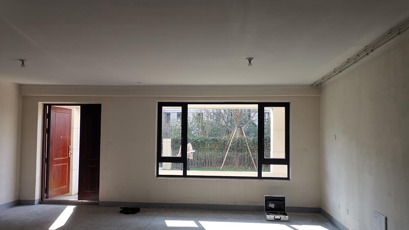 我承认地复式也很好，入户有院子，地下室又可现浇夹层，性价比高