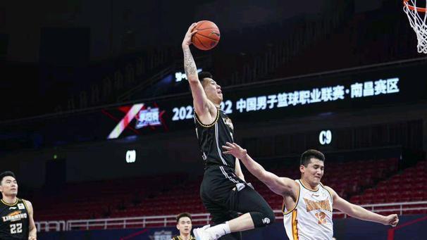 山西男篮|17分大逆转！辽宁全员发威疯狂填坑 金金25+2超强硬 杨鸣拒绝翻船