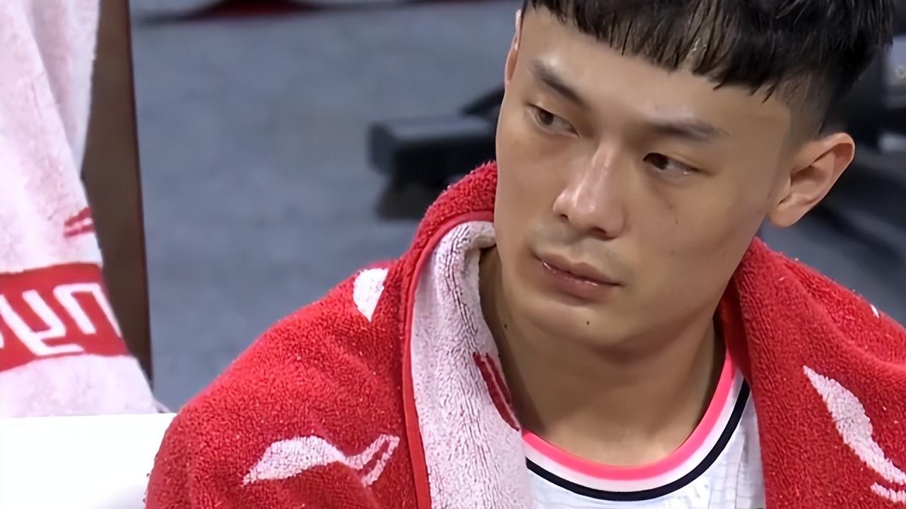 徐杰|徐杰不哭！拼尽全力轰下18+3赢得认可，杜锋应对得当却输给了体力