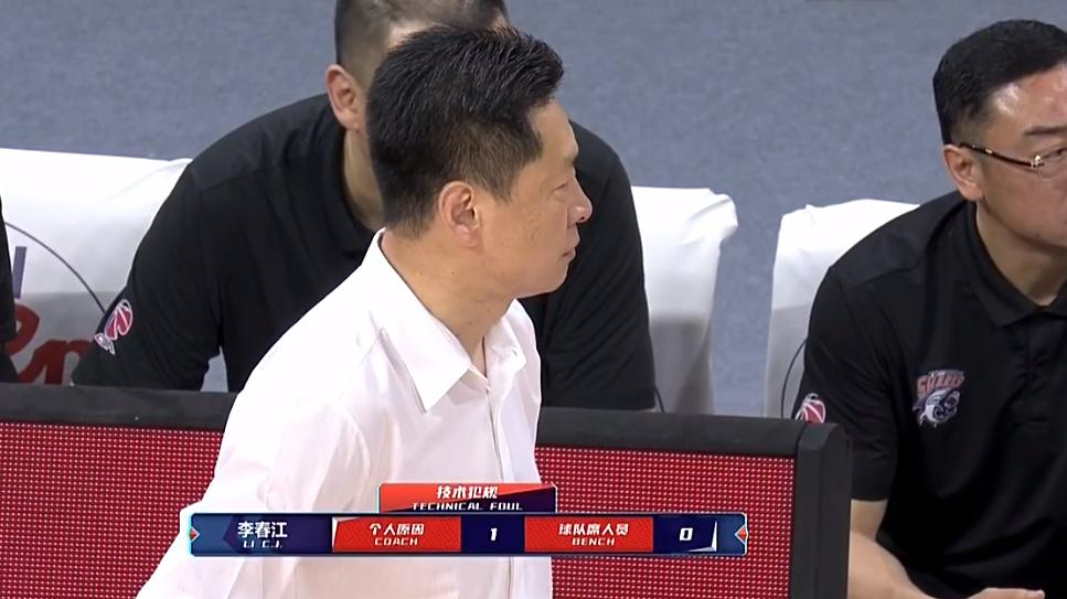 张帅|26+15+4+3+2！王哲林真硬，转会上海拯救职业生涯，感谢李春江？