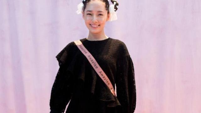 肠胃 郭碧婷被造型师“坑”了吧？一般人真心不建议轻易尝试，毫无美感