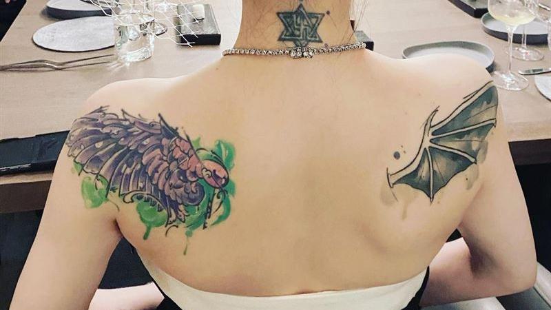 大S|大S披白纱美翻！“背上3印记”有这含意，右肩刺青首曝光