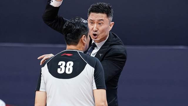詹姆斯·哈登|广东宏远坏消息！半决赛或提前，任骏飞无法回归，能否逆袭辽宁？