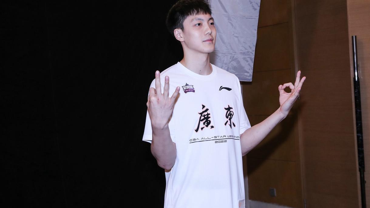 广东男篮|广东男篮3核心申请降薪！引援深圳男篮内线，新赛季目标进8强