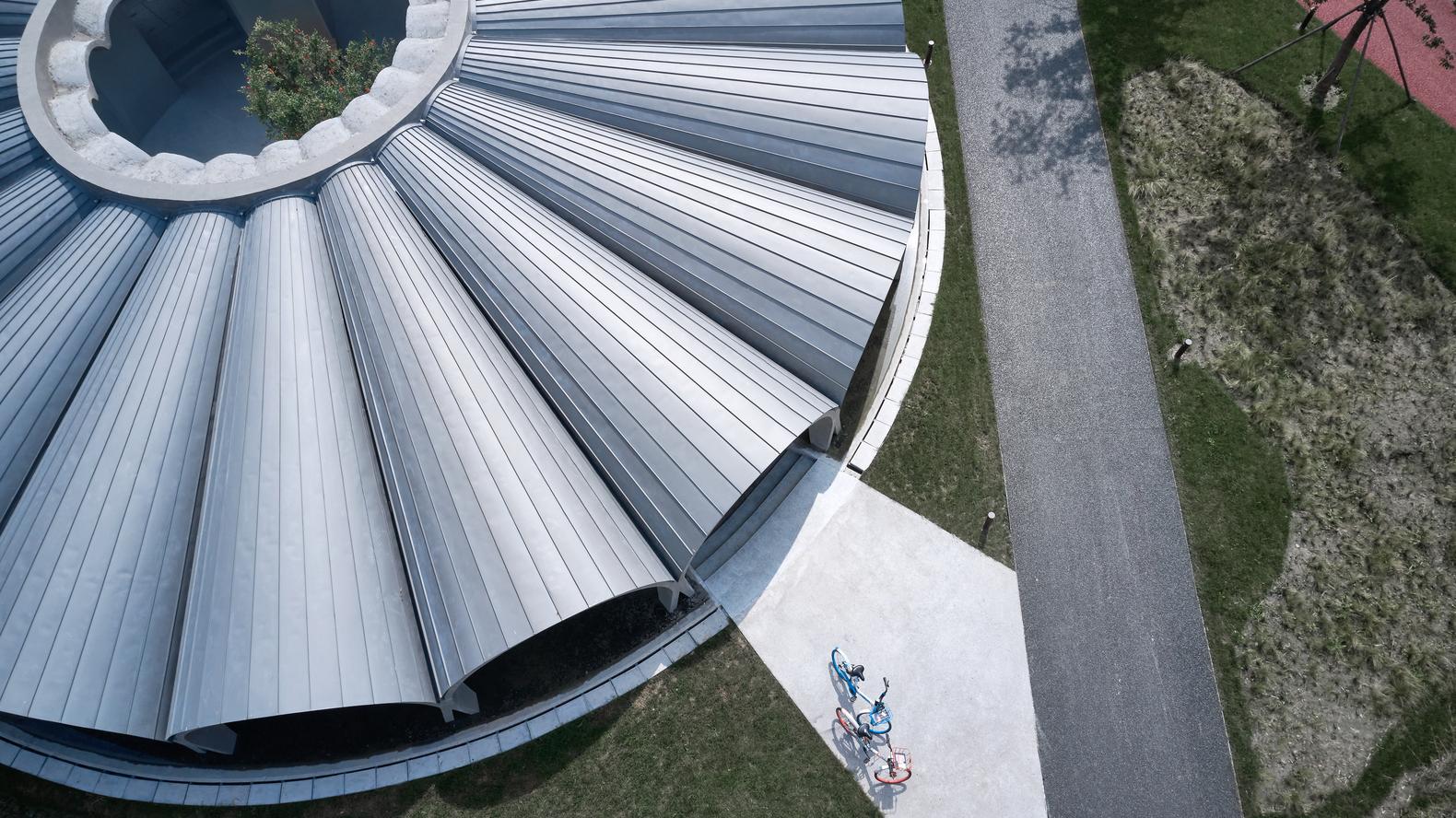 铝镁锰屋面板，可以受得住自然气候的考验