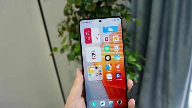 iqoo|骁龙8+不再发烧，50MP三摄+自研影像芯片+120W快充，iQOO开始爆发