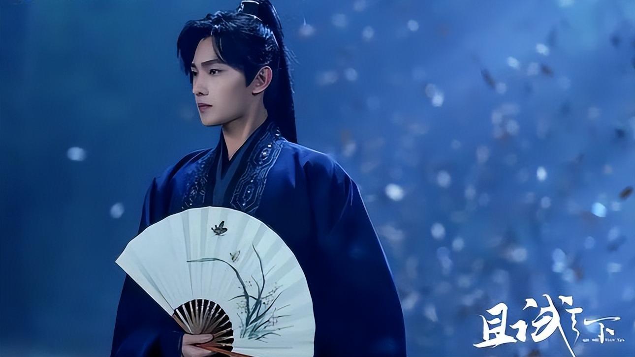 杨洋|杨洋新剧首播：男女主同框就尴尬，一个穿增高鞋一个穿假两件！