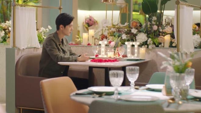 李亚男|P烟花，没群演，假道具，这5部投资巨大的剧，卖穷的样子像乞讨