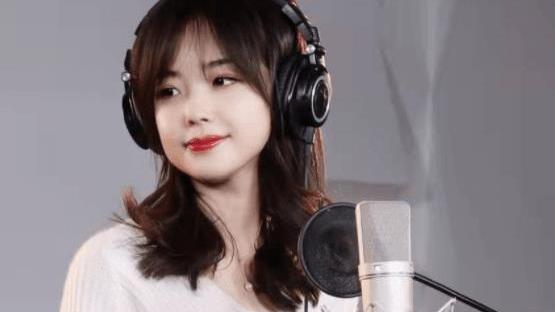 王冰冰|王冰冰恋情曝光，男友是比她小5岁的游泳运动员徐嘉余